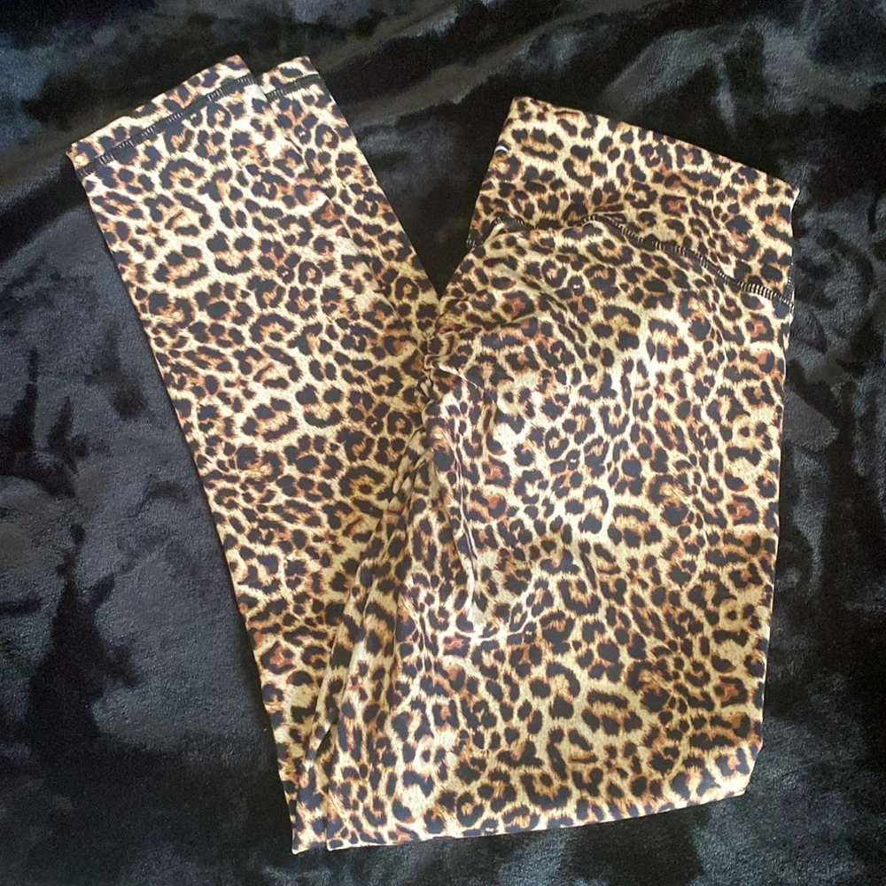 ZYIA ACTIVE Workout Wear Cinched Booty Leggings Pants - Picture 8 of 10
